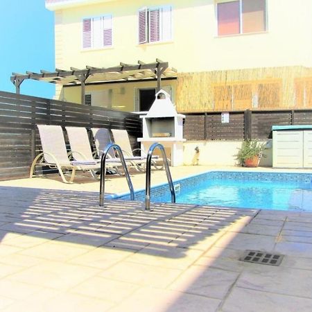 Villa Jade Paralimni Bagian luar foto