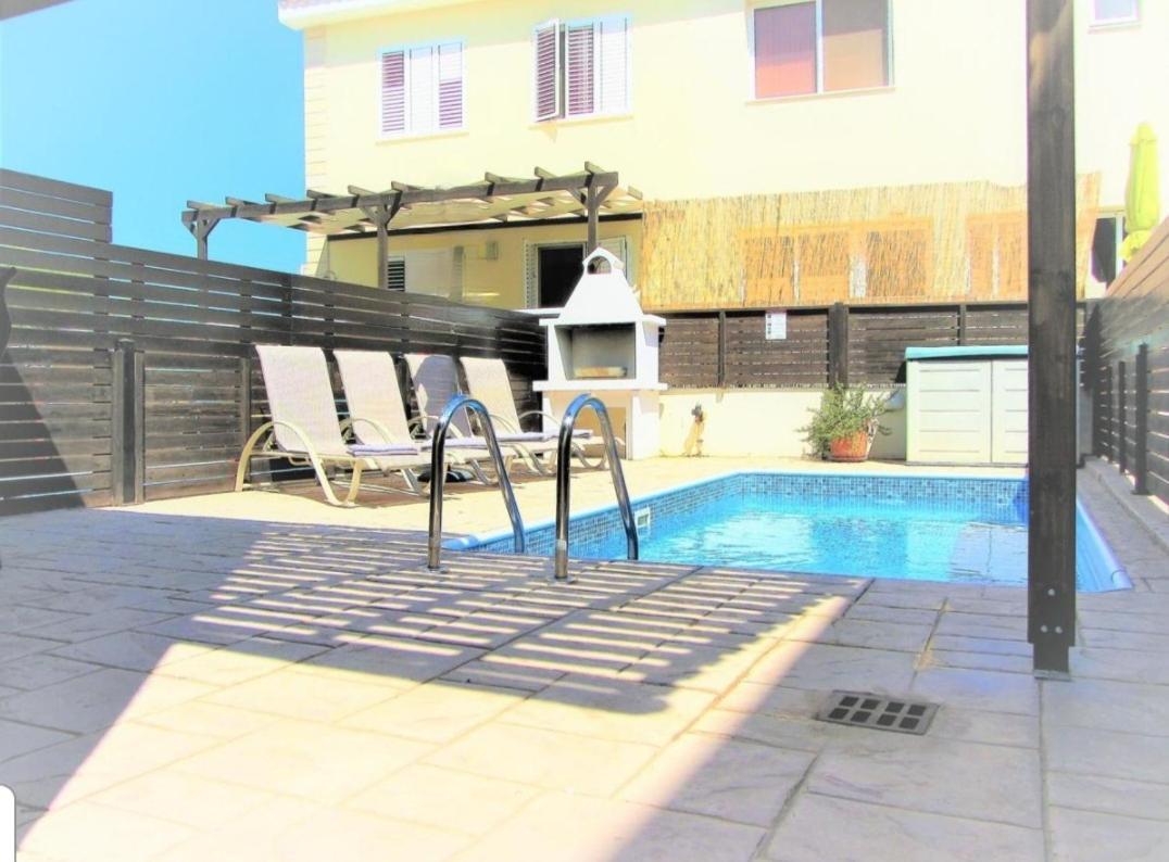 Villa Jade Paralimni Bagian luar foto