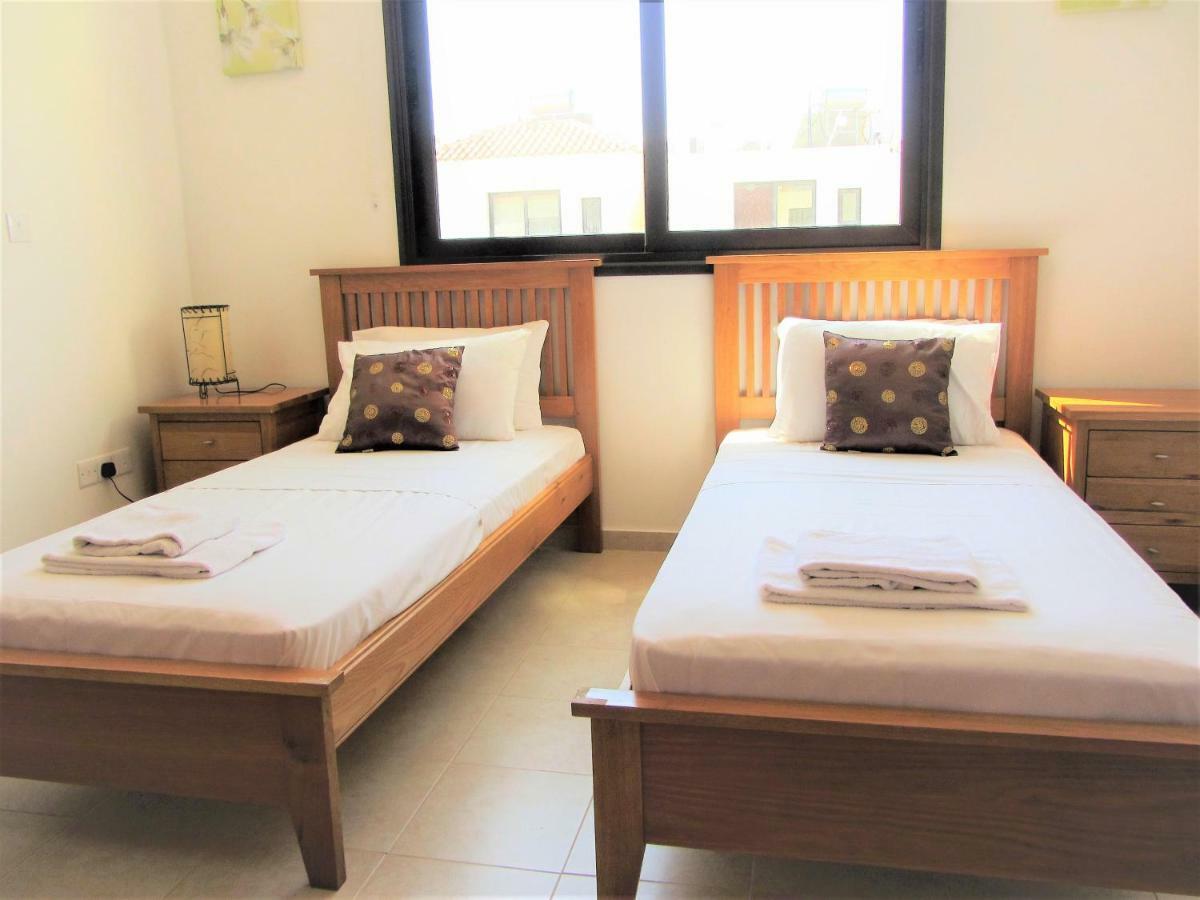 Villa Jade Paralimni Bagian luar foto